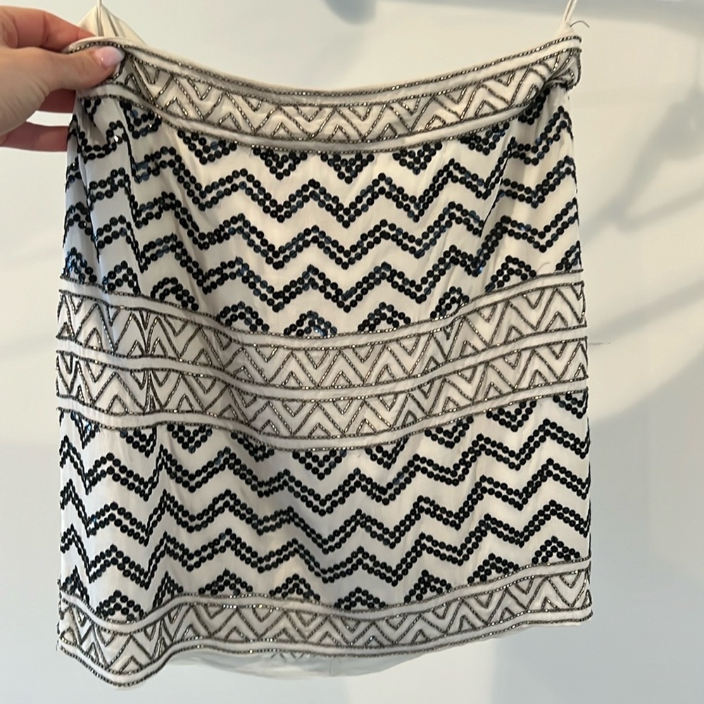 Nicole Miller Artelier mini skirt, never worn, beaded & sequin detail Size 2